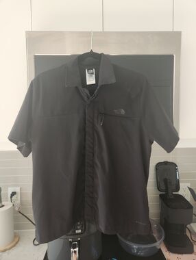 Womems North Face Lightrange Shirt M